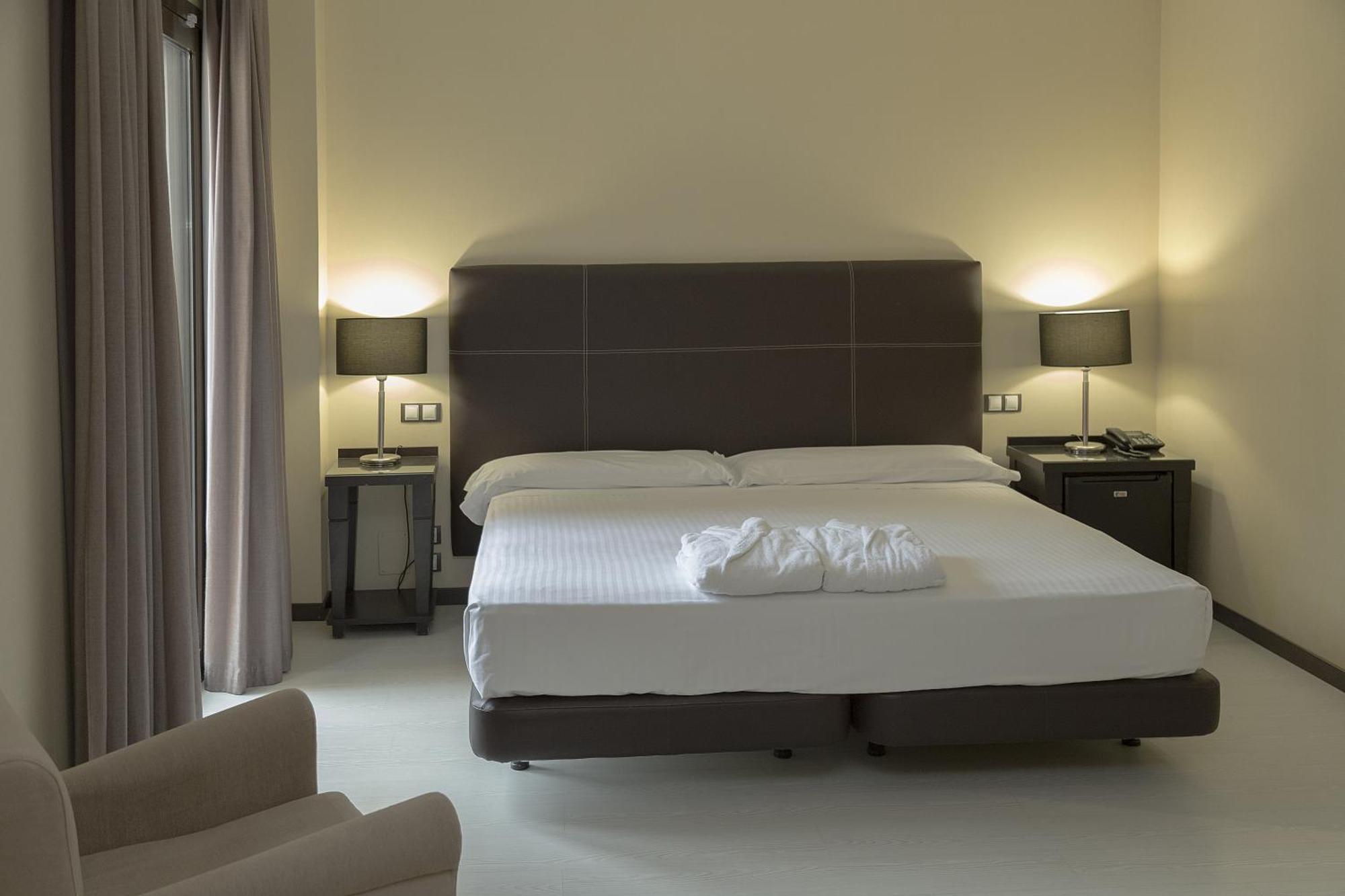 טריו Hotel Real Balneario Carlos III מראה חיצוני תמונה
