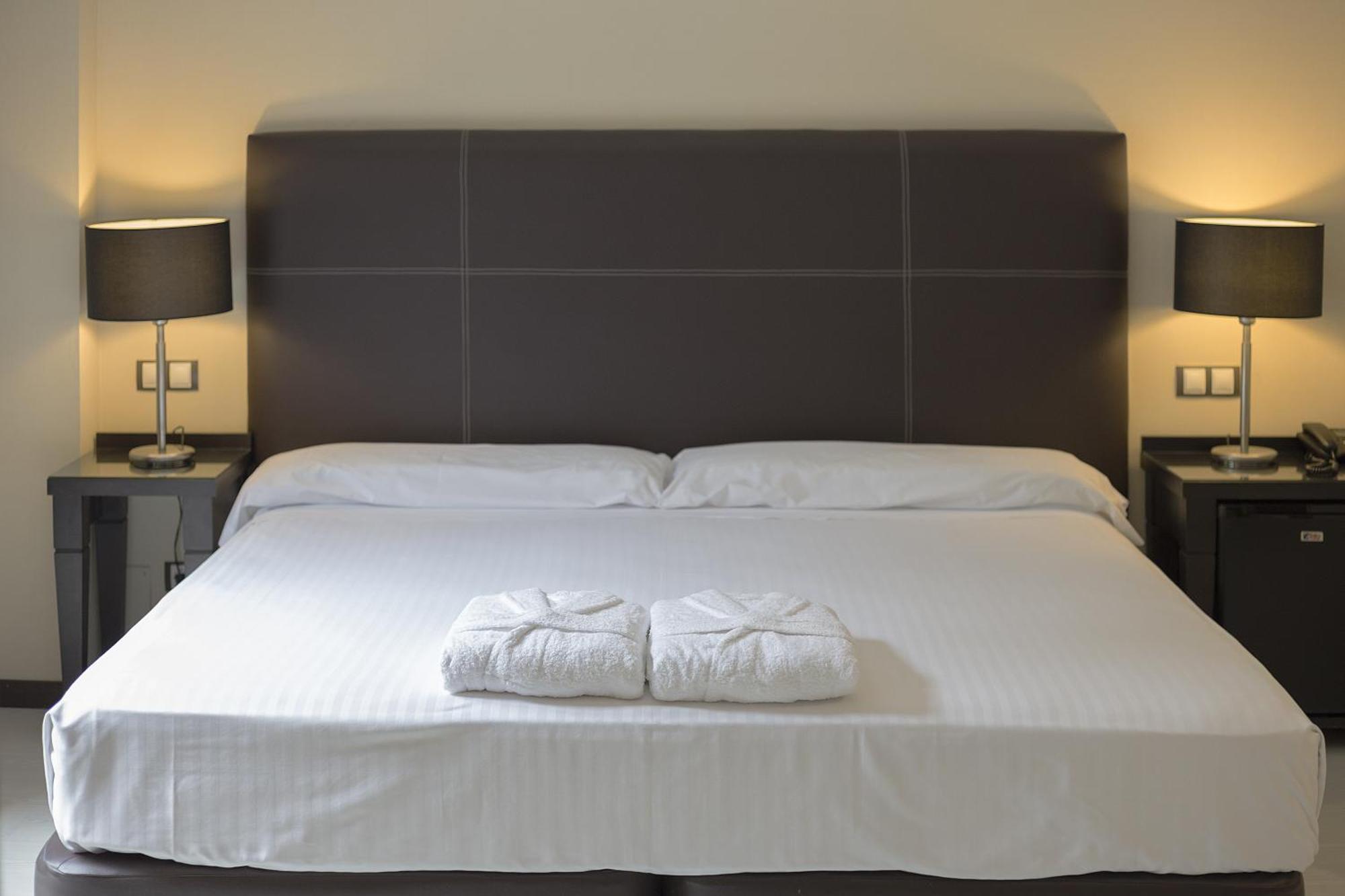 טריו Hotel Real Balneario Carlos III מראה חיצוני תמונה