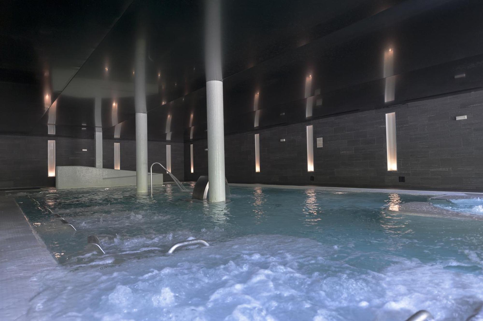 טריו Hotel Real Balneario Carlos III מראה חיצוני תמונה
