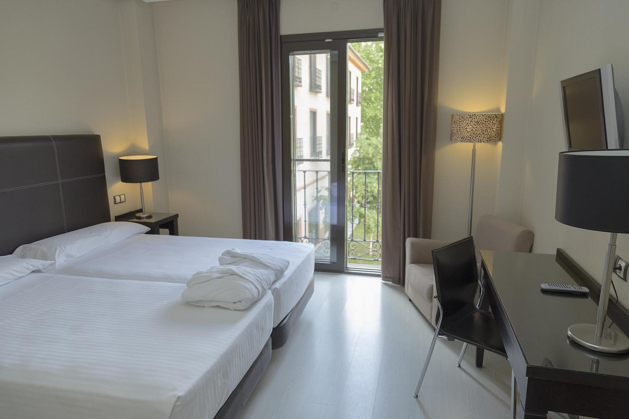 טריו Hotel Real Balneario Carlos III מראה חיצוני תמונה